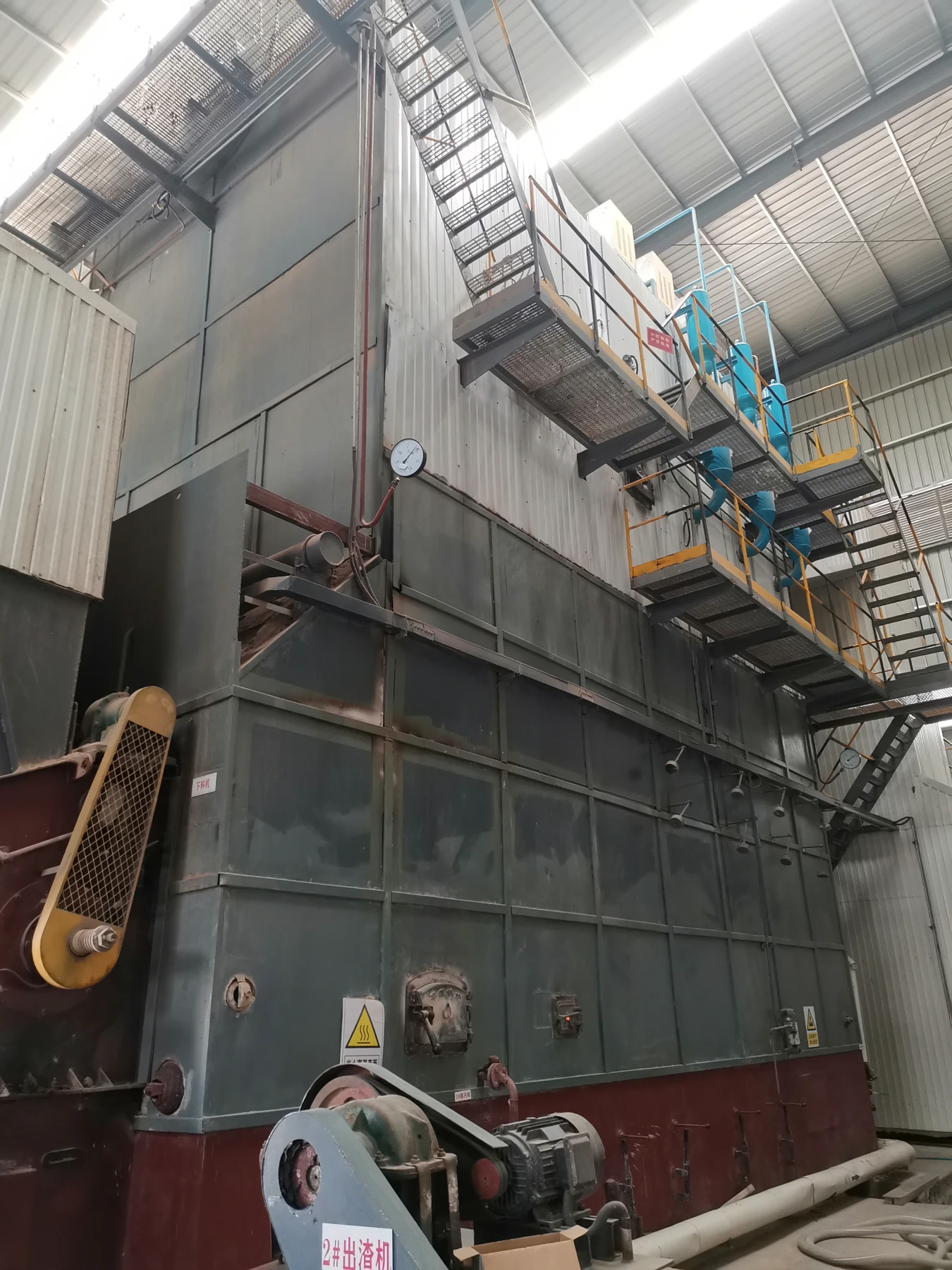 Our company has successively put into operation various types of biomass pellet-fired boilers with capacities of 15t/h, 25t/h, 40t/h and 65t/h.
